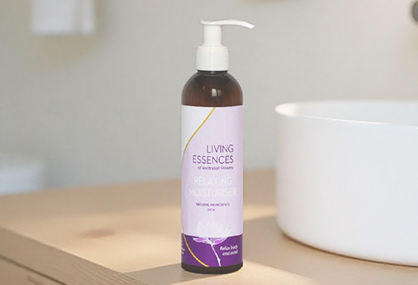 馥菘企業社-天然植物萃取、進口花精 、花精療法、平衡情緒、 放鬆心情、負面情緒、空間淨化、澳洲花精、嬰幼兒、動植物、脹氣救星、舒緩酸痛、居家保養、全身按摩、肩頸僵硬-RELAXING MOISTURISER 240ml 紫_Product Background (1) 1